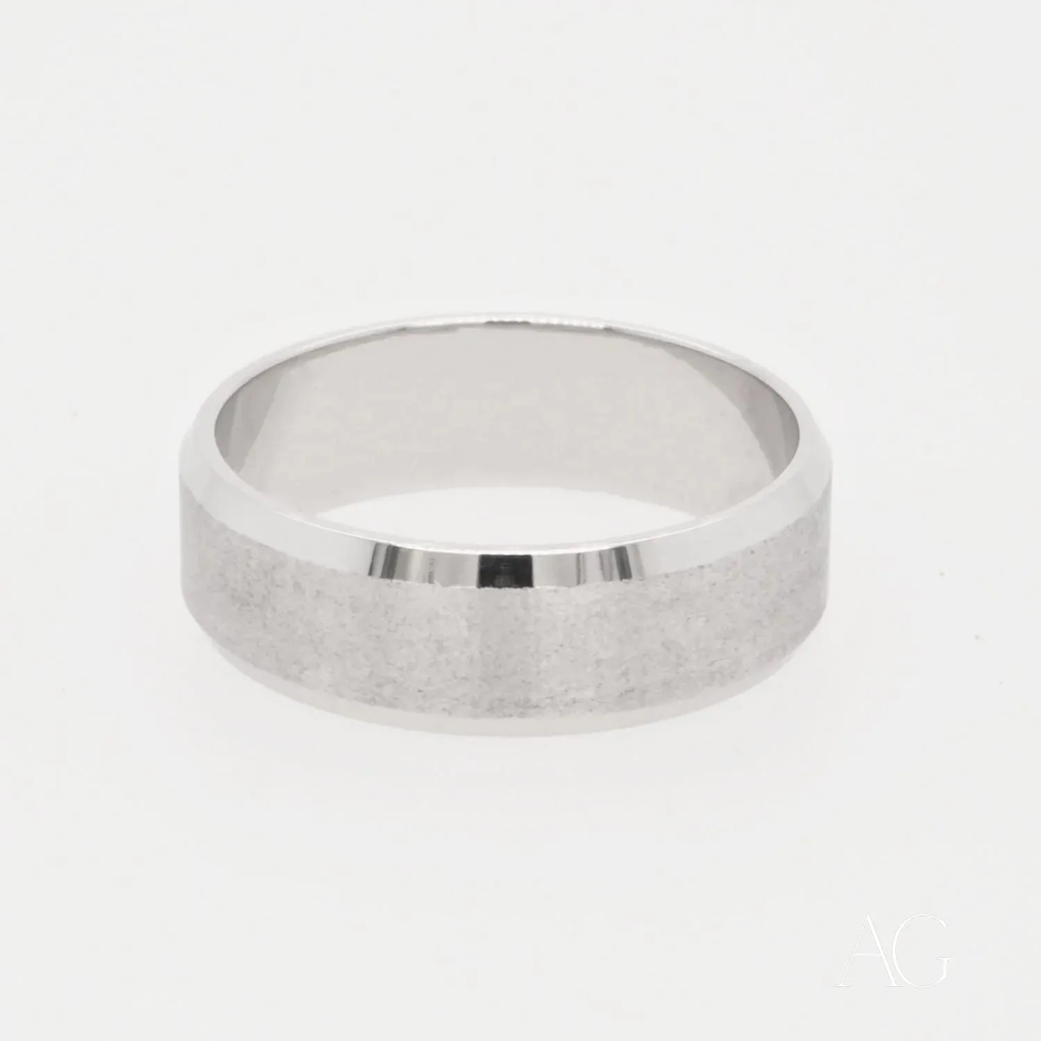 Contemporary Elegance: White Gold Wedding Band