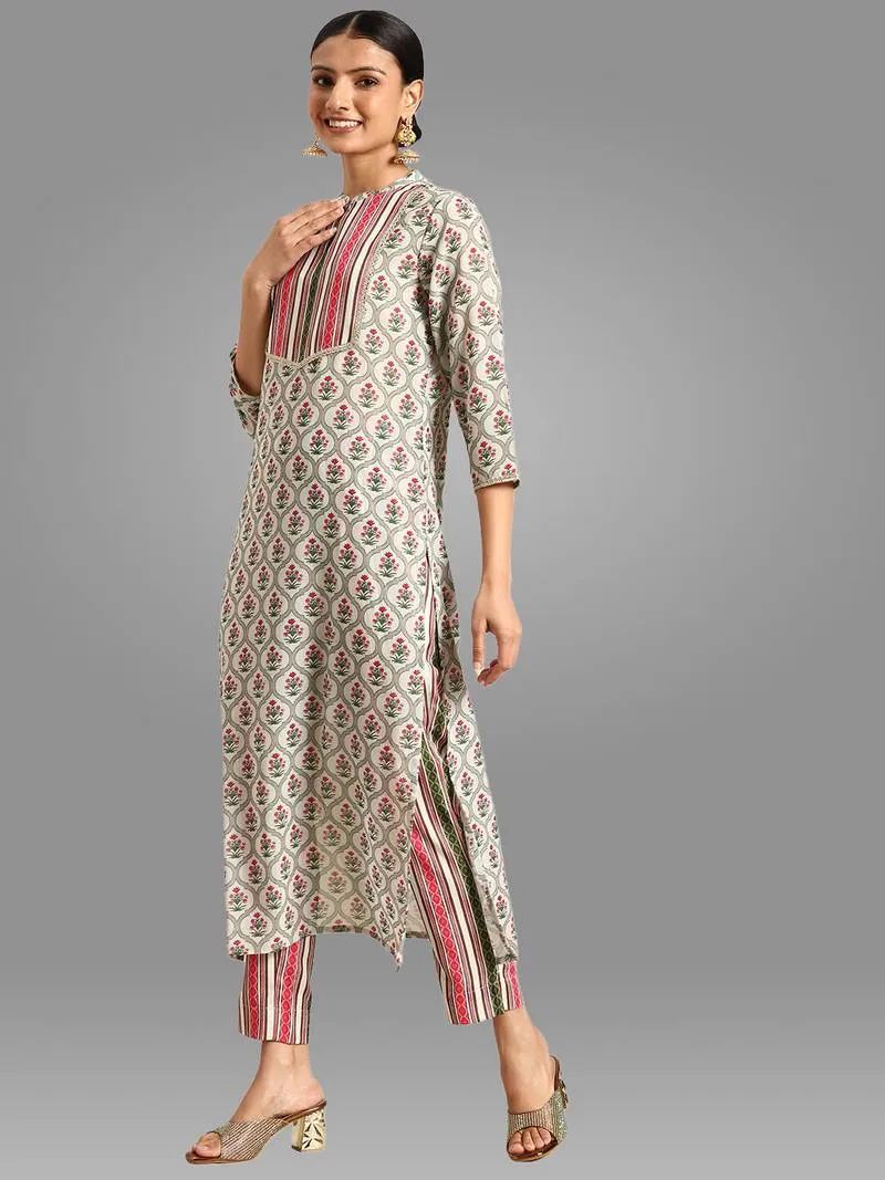 Fabulous Multicolor Moss Digital Floral Printed Kurti With Pant