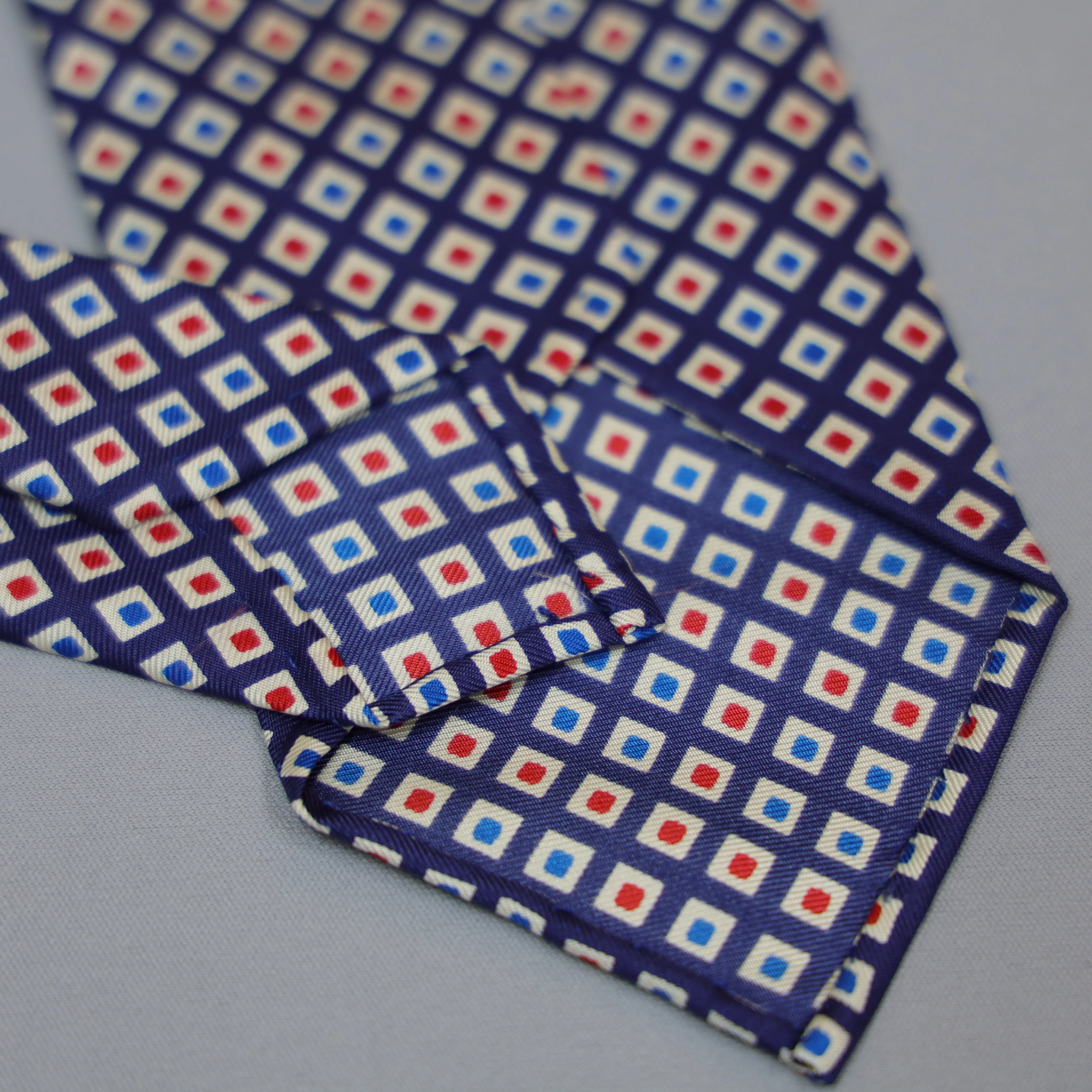 Handmade Vintage 7-Fold Tie