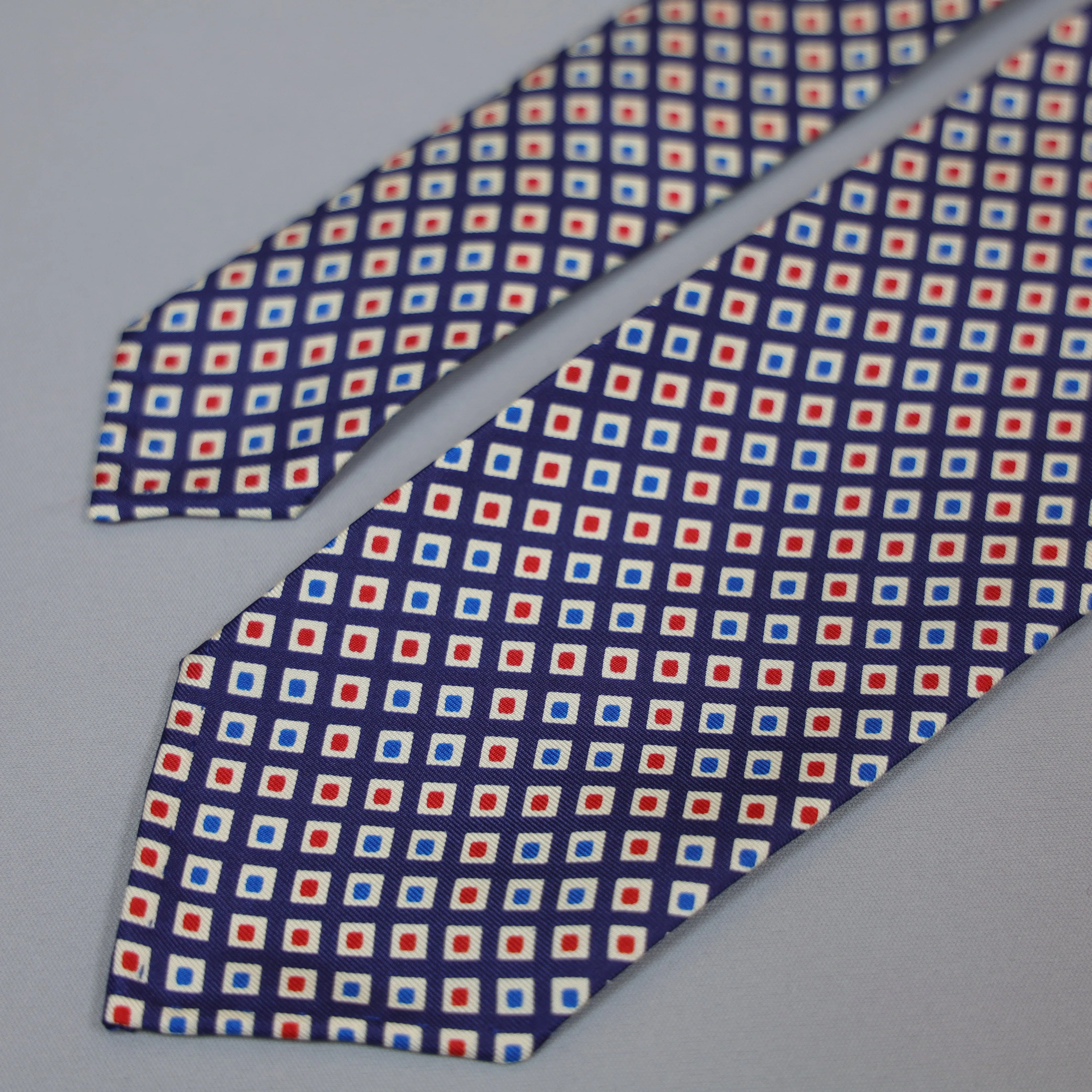 Handmade Vintage 7-Fold Tie