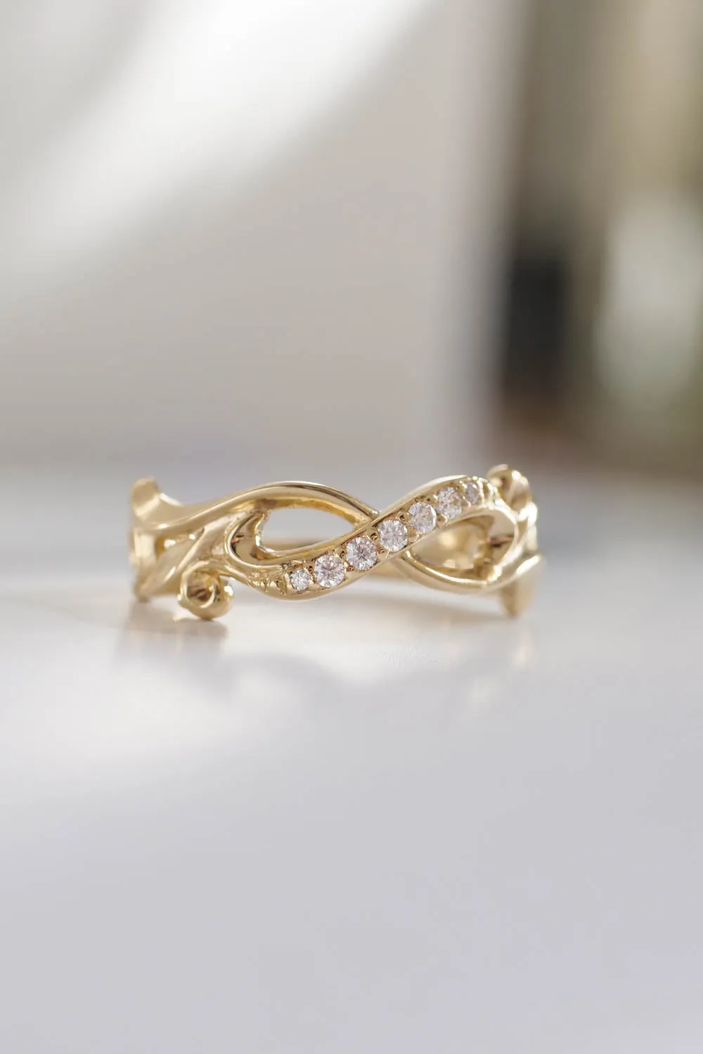 Infinity wedding band with diamonds | Gold wedding ring