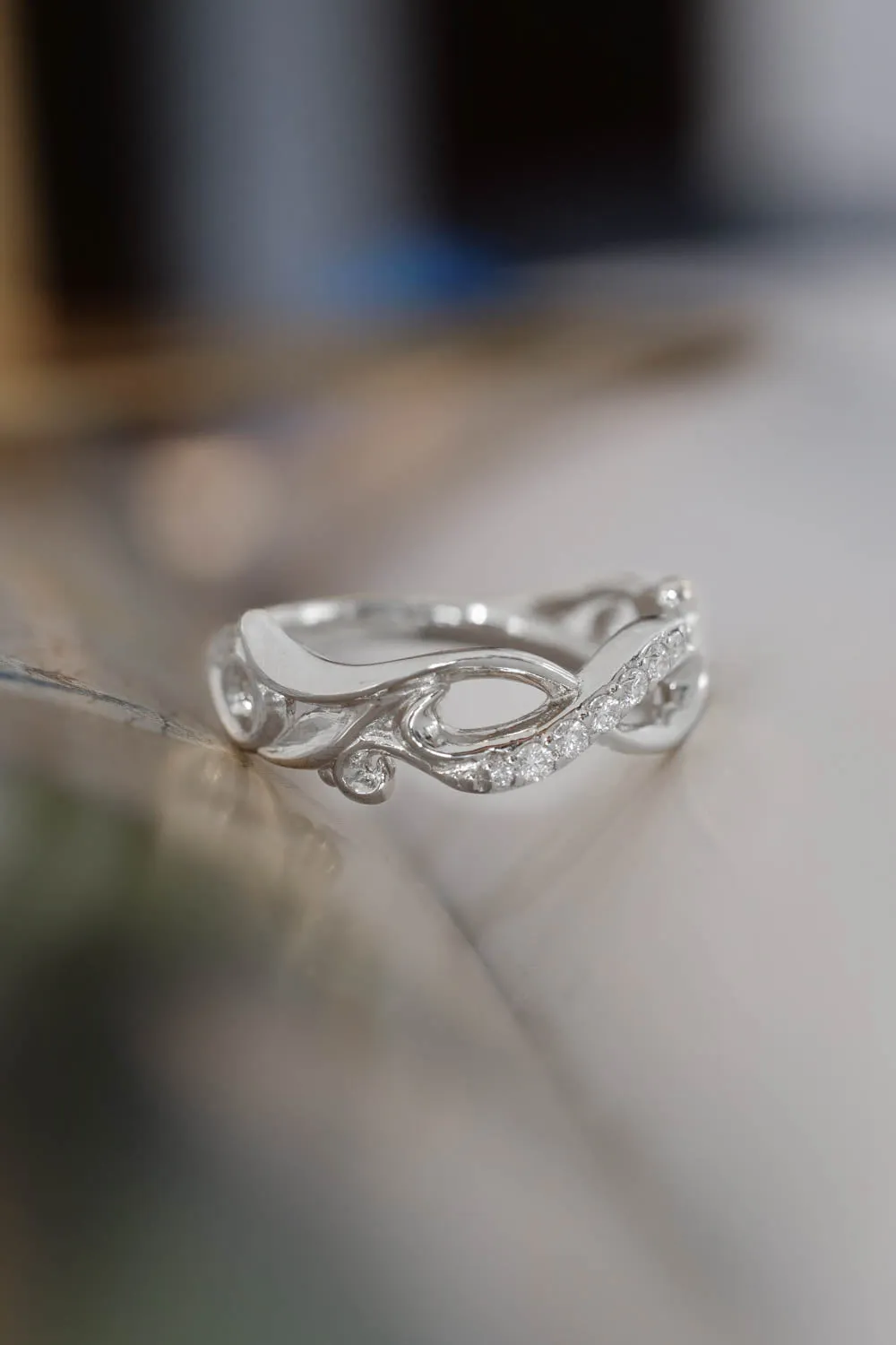 Infinity wedding band with diamonds | Gold wedding ring