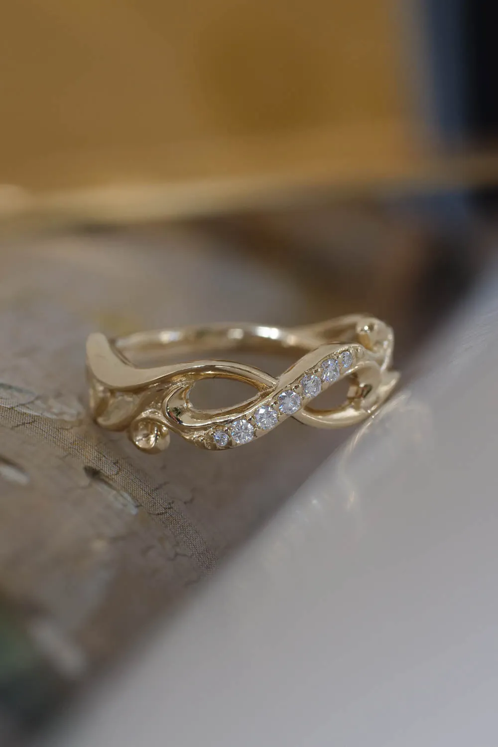 Infinity wedding band with diamonds | Gold wedding ring