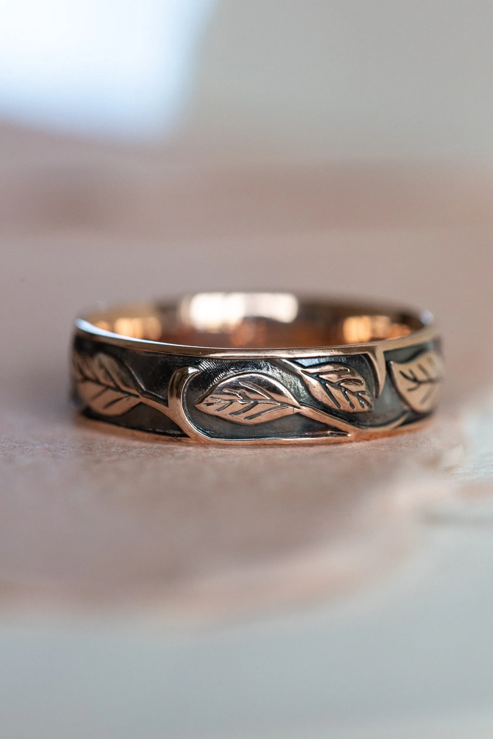 Leaf wedding band for men, 6 mm wide gold band