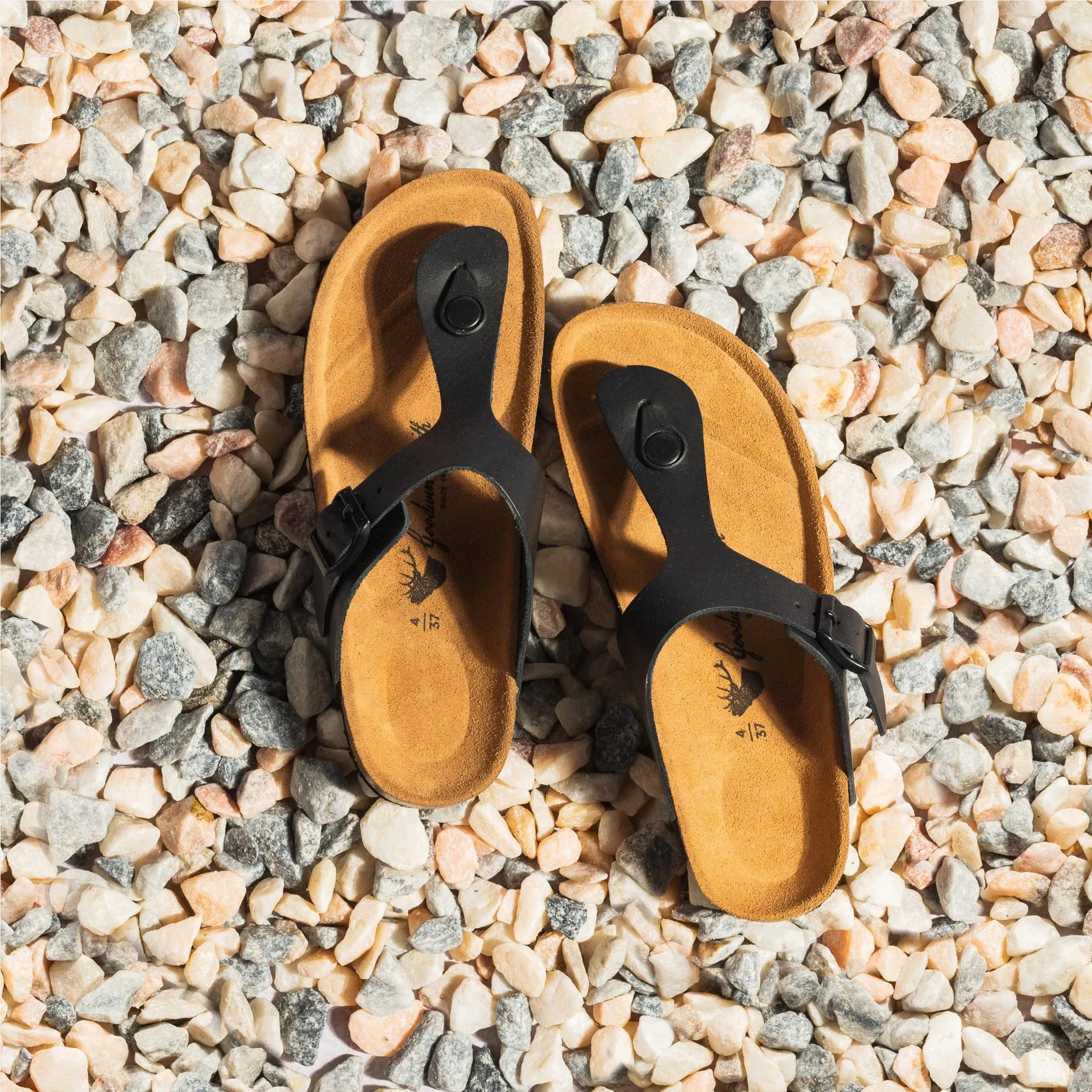 LOTUS BLACK CORK TOE POST