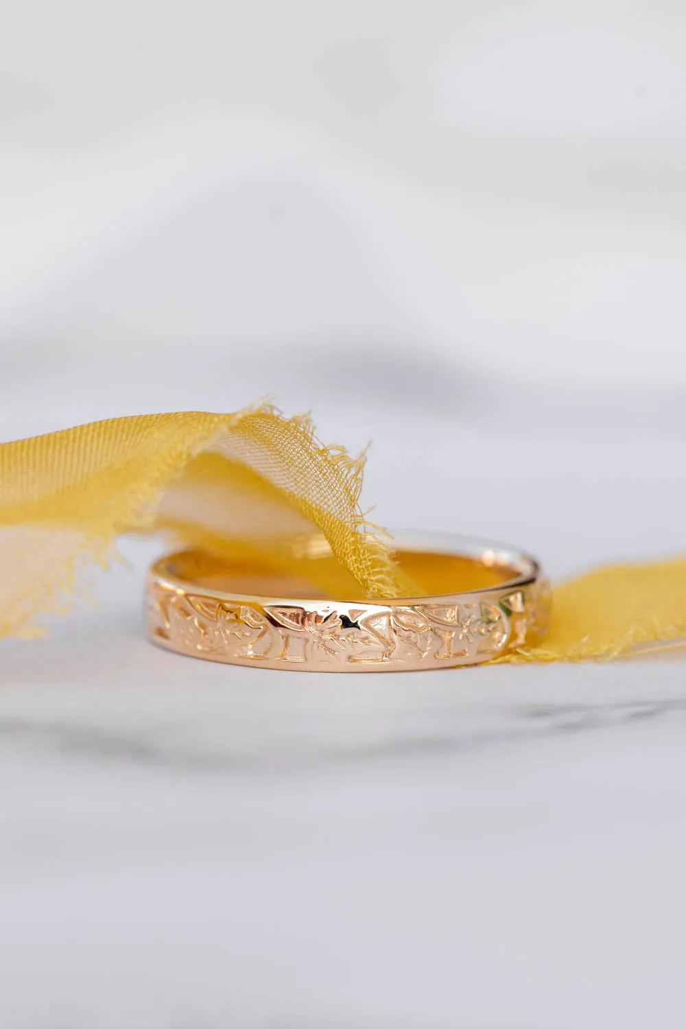 READY TO SHIP: Ivy leaves wedding band in 14K yellow gold, comfort fit ring 4 mm, RING SIZE 10 US