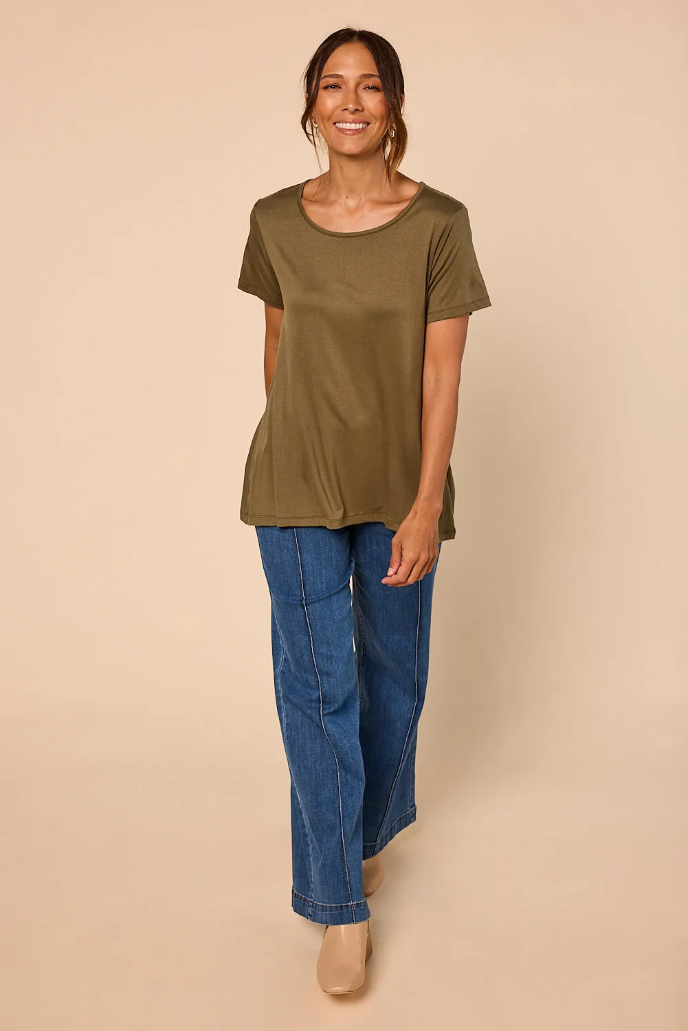 Swing Tee in Khaki