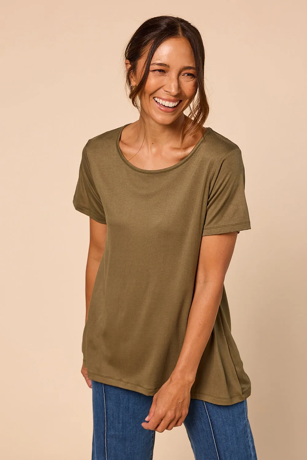 Swing Tee in Khaki