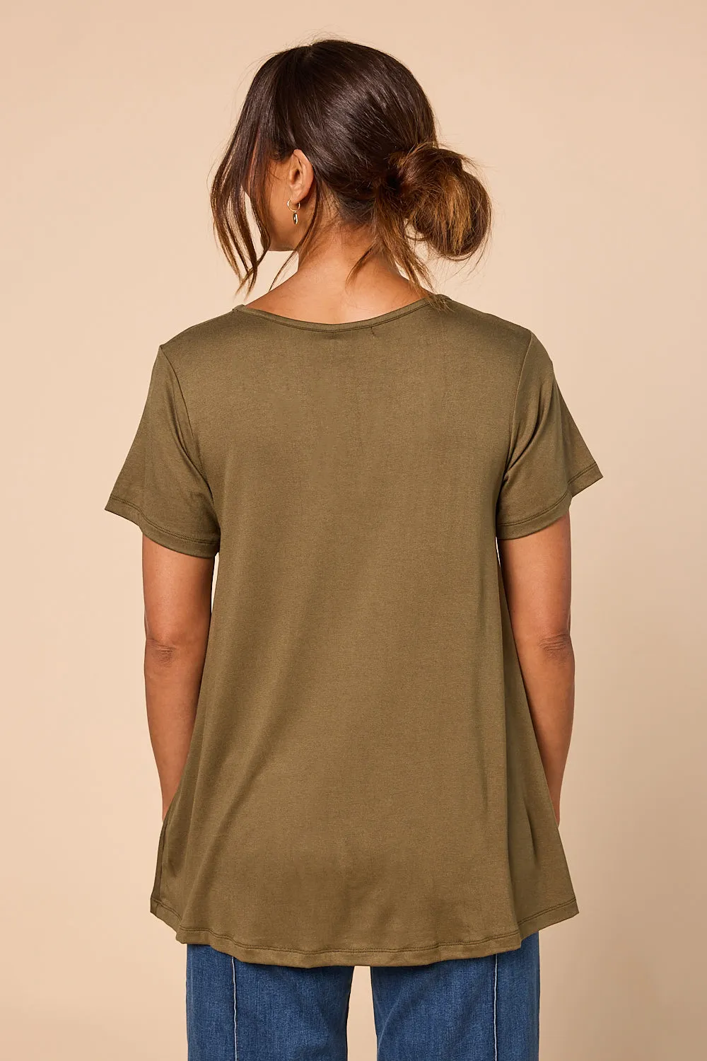 Swing Tee in Khaki